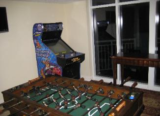 100 Game Arcade - ONLY for Guests of www.JeffsCondos.com - Actual Video Games From the 80's